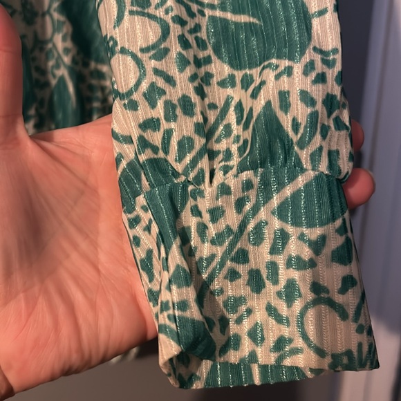 Ladies, sheer blouse, long sleeve with a photo on the side, the bottom - Picture 3 of 5